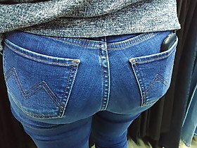 Bubble butts saleswoman in tight jeans