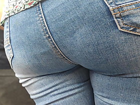 Massive ass milfs in tight jeans