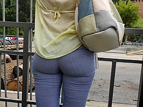 Candid big ass milfs in tight leggings