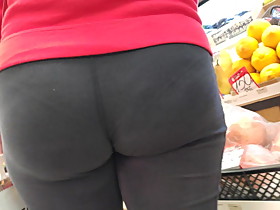 I touched big butts milfs in tight lycra pants