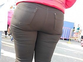 Fat ass mature milfs in tight jeans